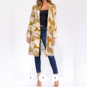 Stylish Camouflage Women's Coat